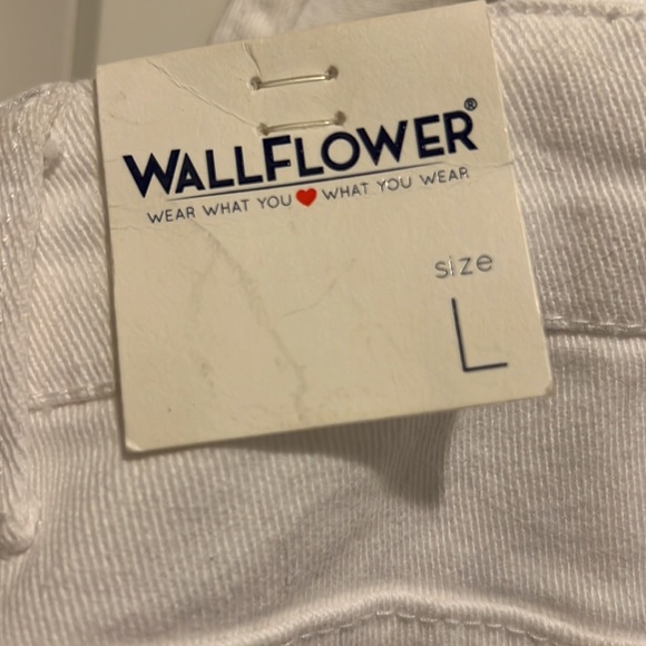 Wallflower White Short Overalls Size L - Picture 15 of 16